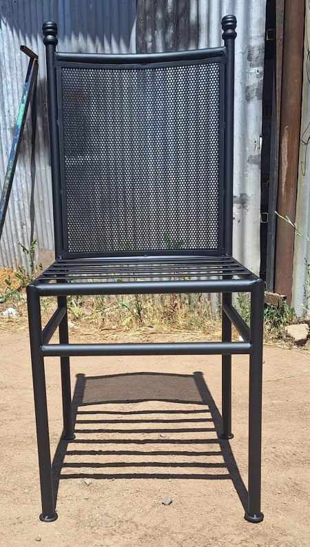 silla metálica respaldo completo curvo